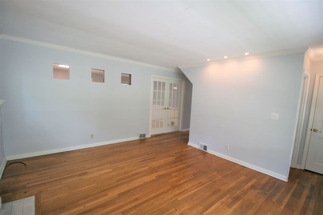Building Photo - Adorable home located in southside of Lexington    20260604