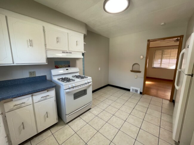 Foto del edificio - 5869 W 54th St