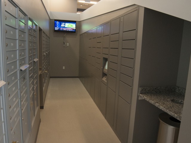 Parcel Lockers - 500 Park Avenue