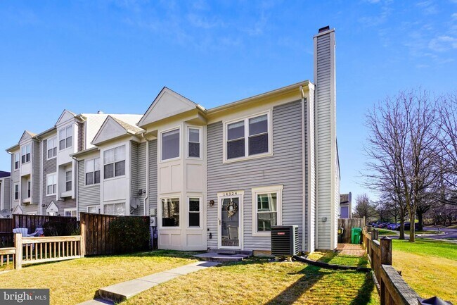 Photo - 14324 S Shore Ct House