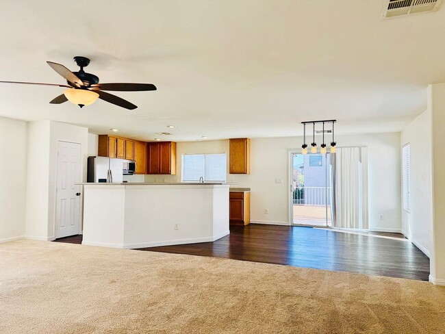 Building Photo - Great Floor Plan!!!