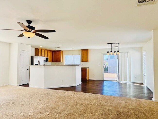 Foto del edificio - Great Floor Plan!!!