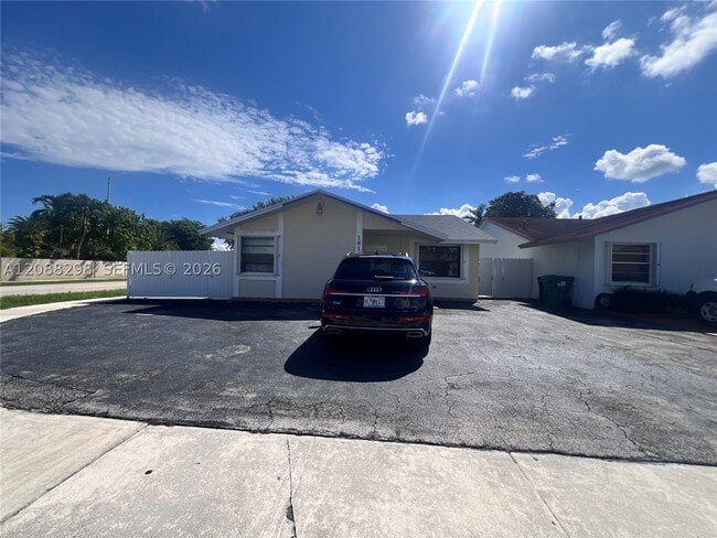Building Photo - 1615 SW 137th Pl