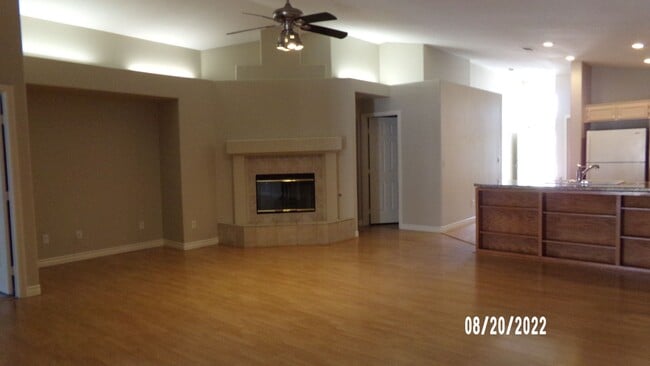 Building Photo - SOUTHWEST GATED COMMUNITY SINGLE STORY HOME