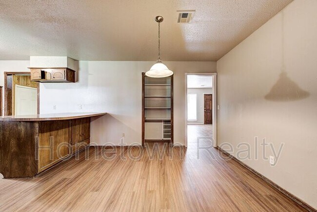 Foto del edificio - 3329 N Peebly Dr