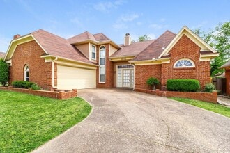 Building Photo - 6753 Devenshire Ln