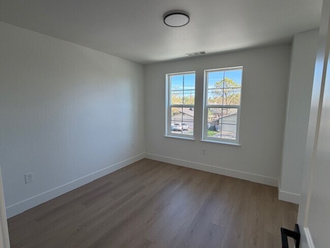 Foto del edificio - 4740-4760 3rd St, Rocklin, CA 95677