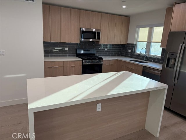 Foto del edificio - 5972 Jamieson Ave