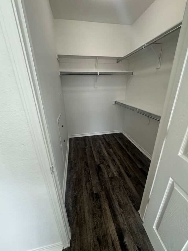 Interior Photo - Square 9