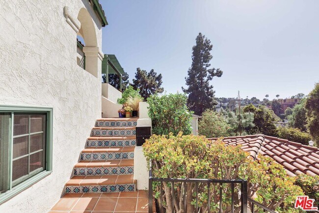 Foto del edificio - 3024 Angus St