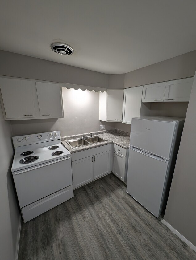 Primary Photo - Chase Manor Apartments