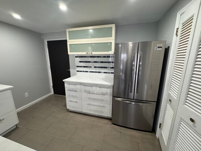 Foto del edificio - 12 Dougherty Blvd