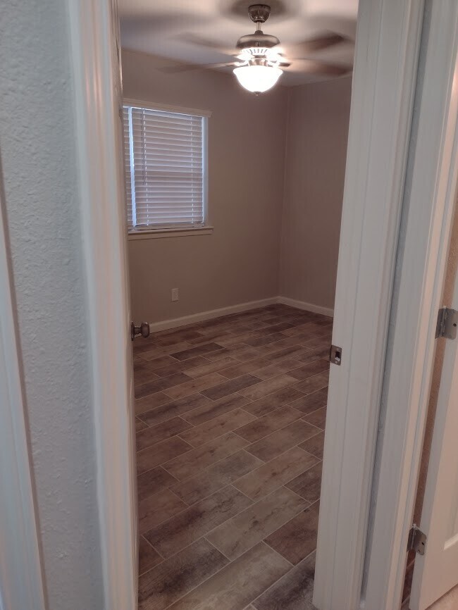 Building Photo - 500 Billie Ruth Ln