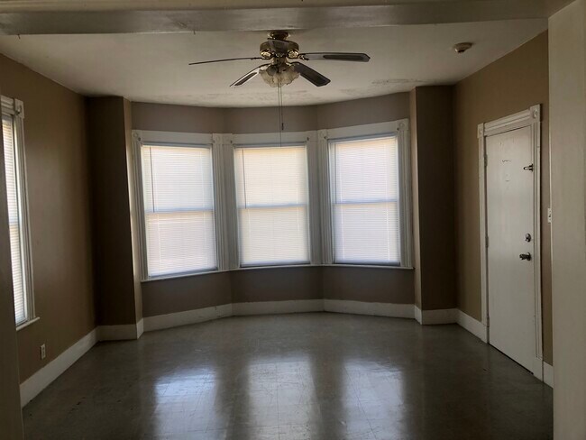 Foto del edificio - 1641 Acushnet Ave