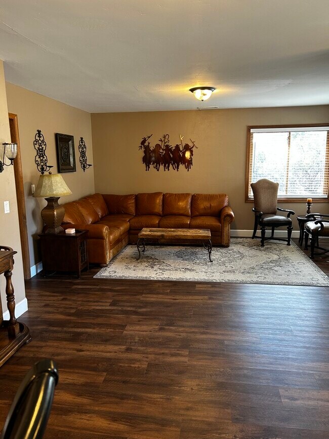 Foto del edificio - 2630 W Tall Oaks Ct