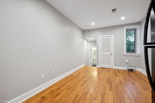 Foto del edificio - 3 br, 2 bath Triplex - 1701 JEFFERSON ST U...