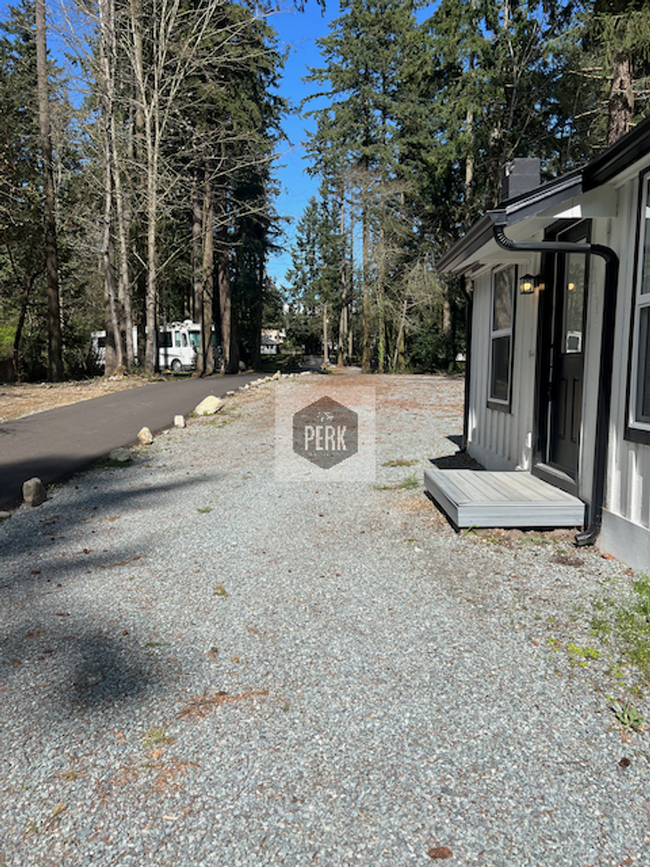 Building Photo - Private Cottage Near Star Lake