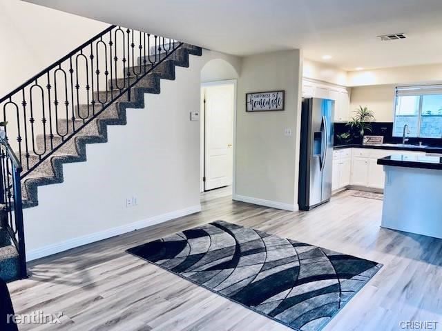 Building Photo - 4 br, 3.5 bath Townhome - 18336 Keswick St