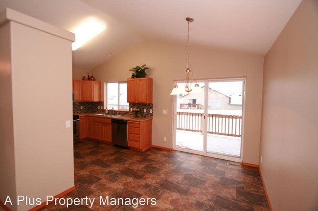 Building Photo - 4 br, 2 bath House - 2602 Cool Water Dr