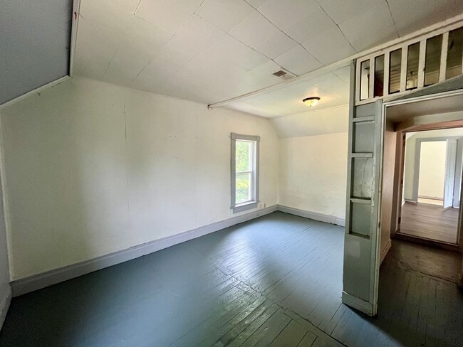 Building Photo - 4 Bed 2  Bath Single Family Home in Wausau