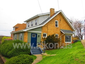Building Photo - 302 W Virginia Ave