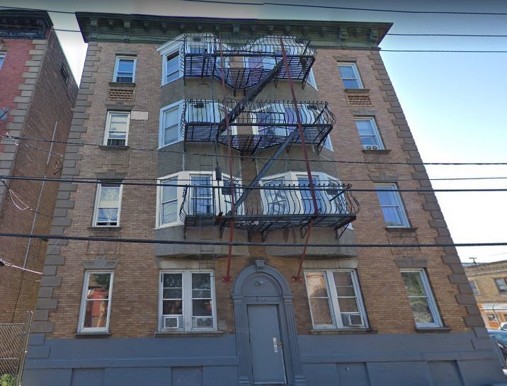 Primary Photo - 47 Carroll St