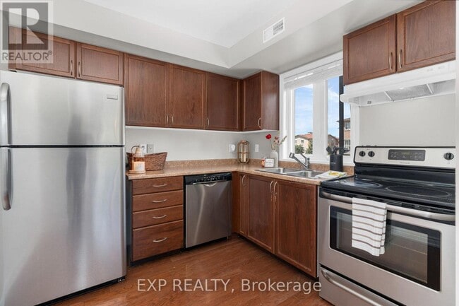 Building Photo - 135 Sydenham Wells