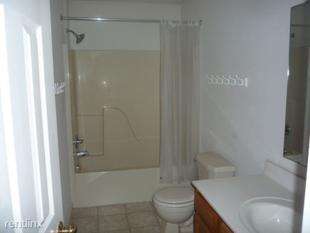 Building Photo - 3 br, 2.5 bath Apartment - 3233 Hopkins Court