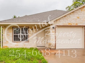 Building Photo - 807 Carla Kay Dr