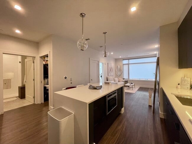 Building Photo - 99 Sumner St