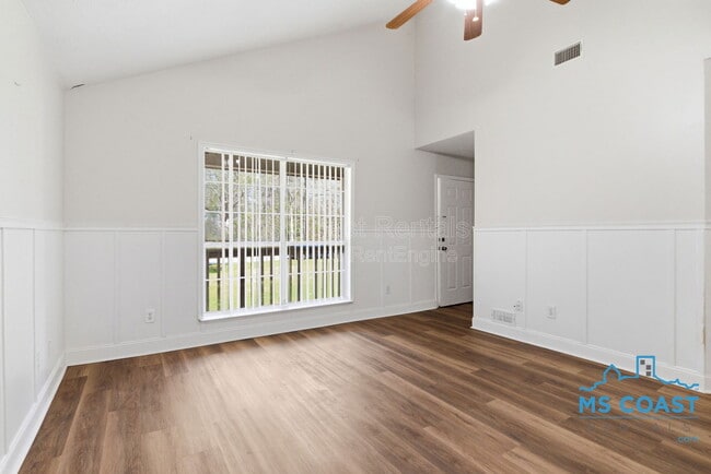 Building Photo - 16035 Tower Bridge Ave