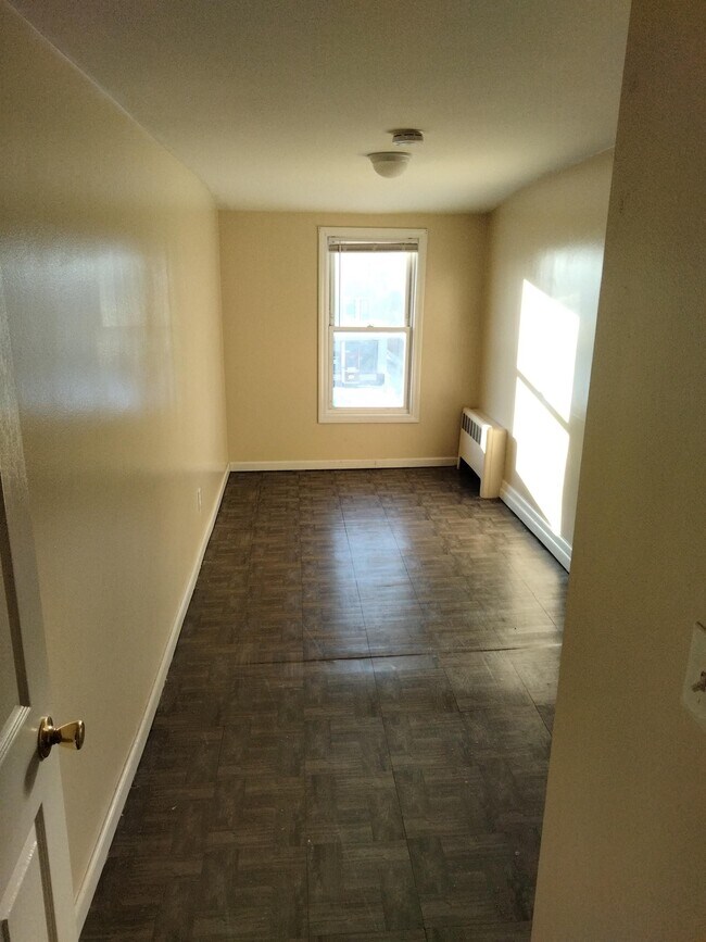 Building Photo - 470 Wethersfield Ave