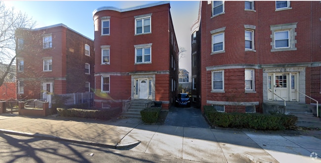 Building Photo - 135 Washington St