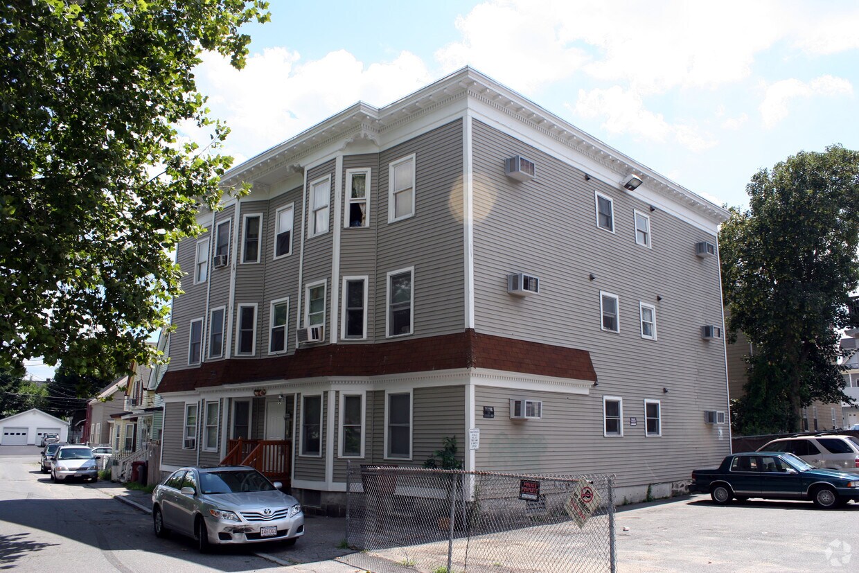 Primary Photo - 16 Chase St