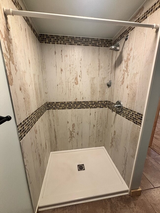 Foto del edificio - 815 Salmon Ave