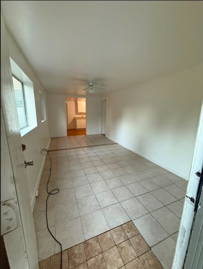 Foto del edificio - 11638 Andrews St
