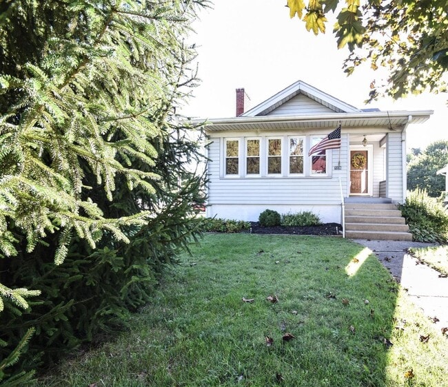 Photo - 7236 Plainfield Rd House