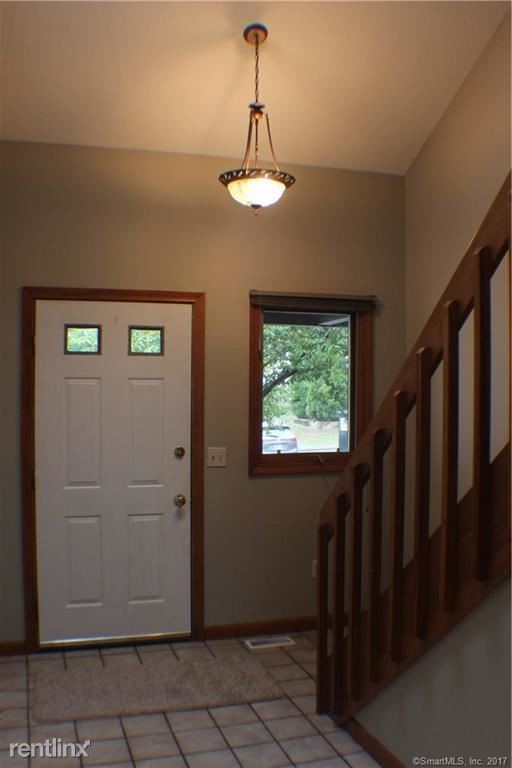 Building Photo - 18 Oak Forest Dr