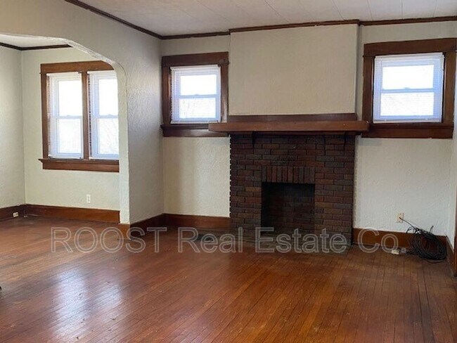 Building Photo - 147 W Hudson Ave