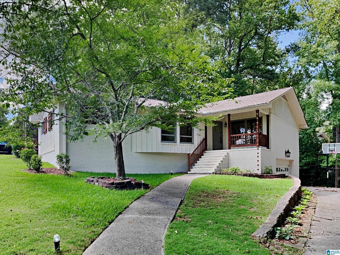 Primary Photo - 1624 Belvedere Dr