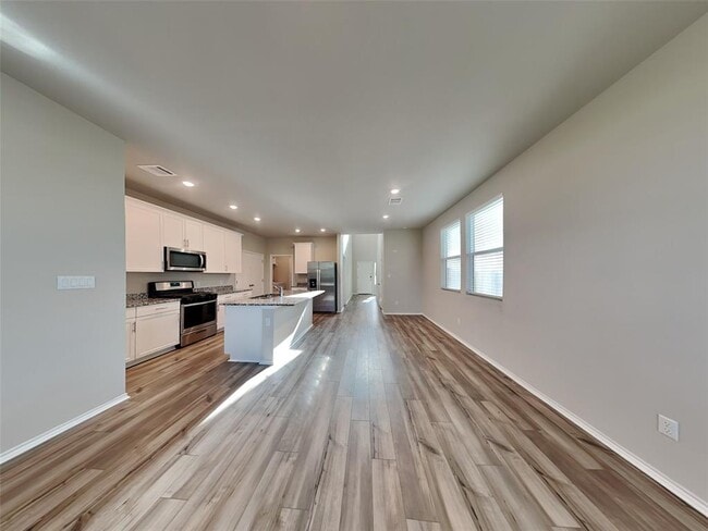 Building Photo - 5304 Saddle Clb Dr
