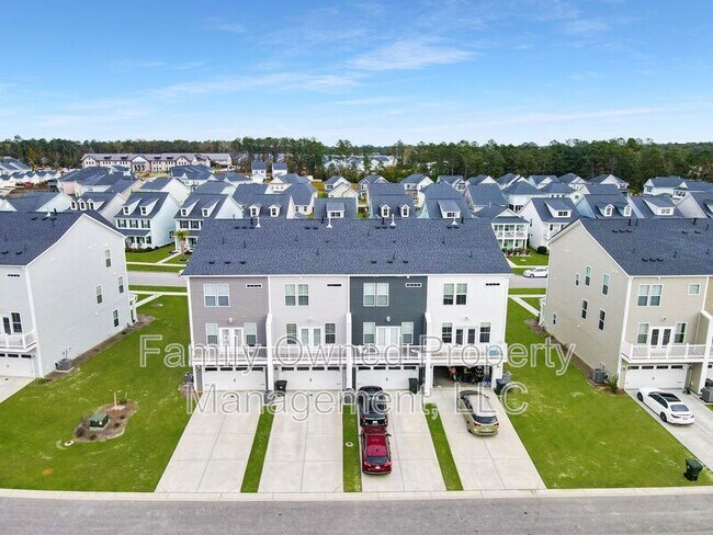 Building Photo - 158 Yorkshire Dr