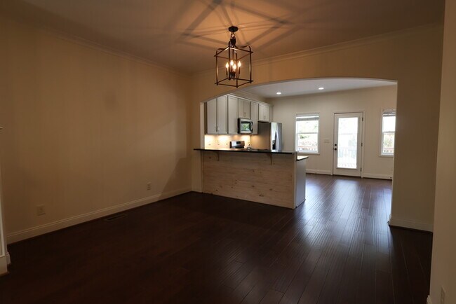 Foto del edificio - 962 Lennox Blvd