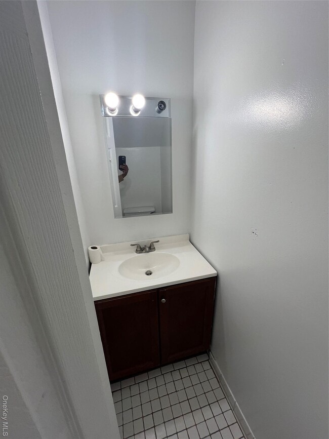 Building Photo - 7 Hudson Heights Dr