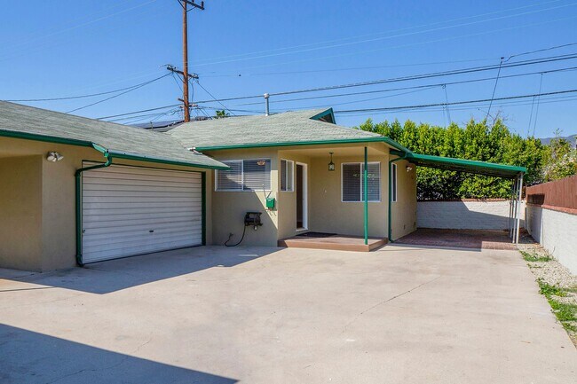 Building Photo - 659 W Wilson Ave