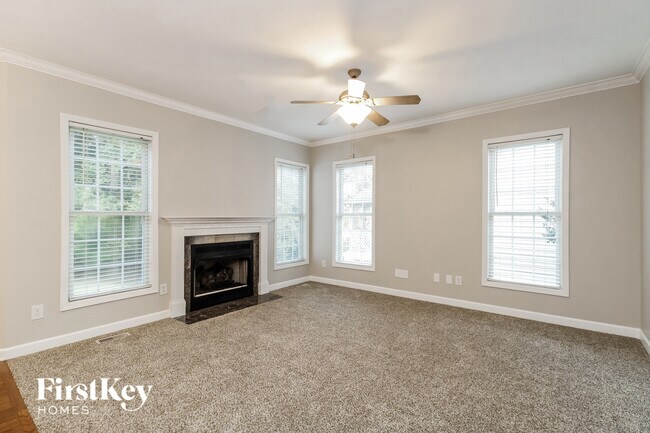 Foto del edificio - 3205 Quail Run Dr