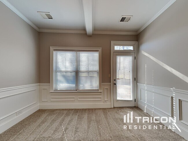 Foto del edificio - 135 Providence Pkwy