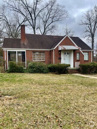Building Photo - 2105 Hemlock Ln