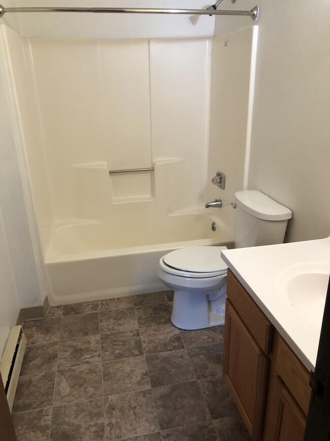 Building Photo - Riverview Apartments