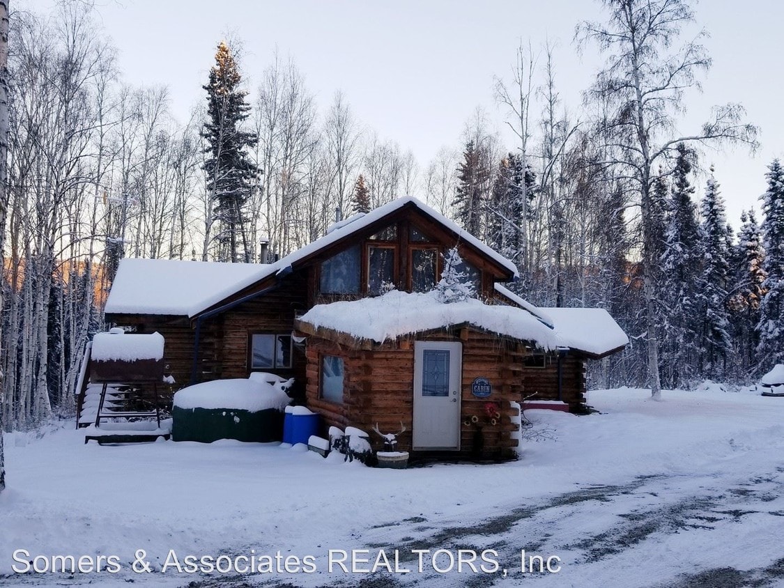 2 br, 1 bath House 442 Hagelbarger Ave. House Rental in Fairbanks